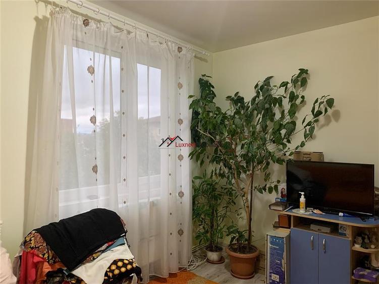 Apartament cu 2 camere semidecomandat, mobilat în Nord-Est