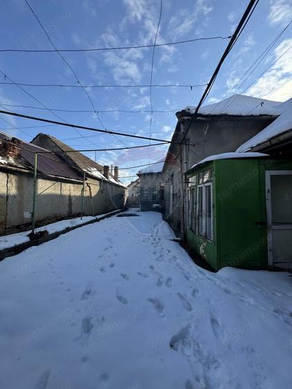 Casă cu 3 camere cu Teren 730 Mp în Central