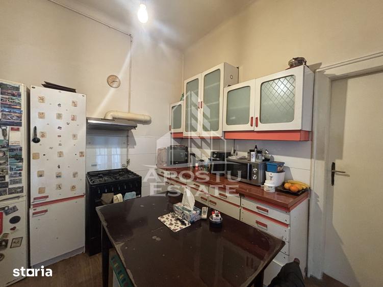 Casă cu 3 camere cu Teren 647 Mp în Girocului