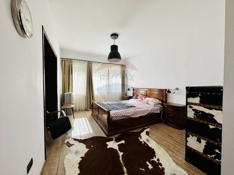 Duplex cu 5 camere cu Teren 180 Mp în Sud