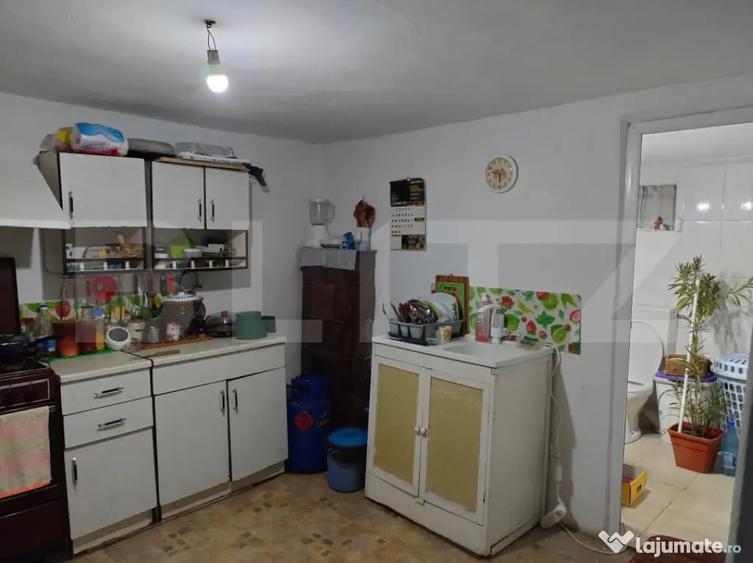 Casă cu 4 camere cu Teren 516 Mp în Romanești