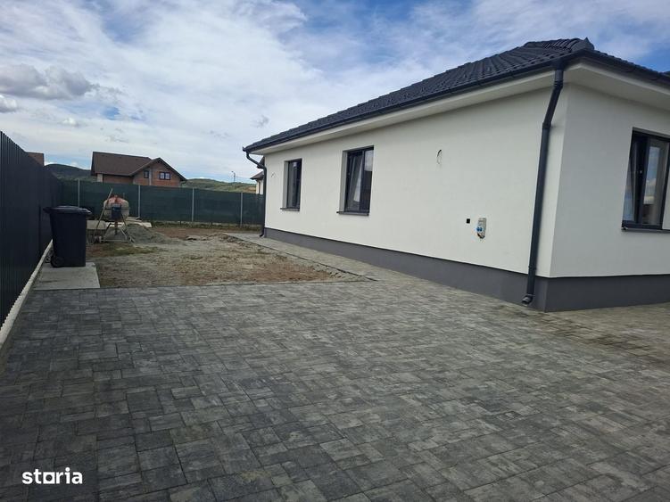 Casă cu 3 camere cu Teren 481 Mp în Cristian