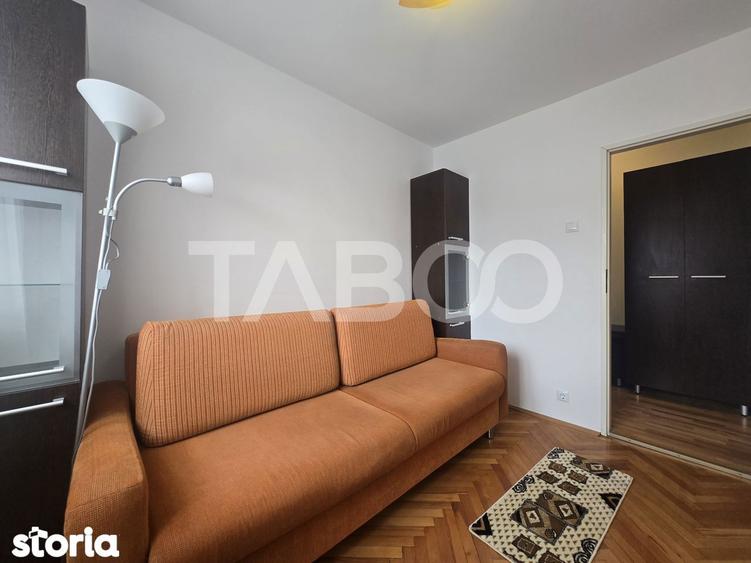 Apartament cu 3 camere semidecomandat, mobilat în Mihai Viteazul