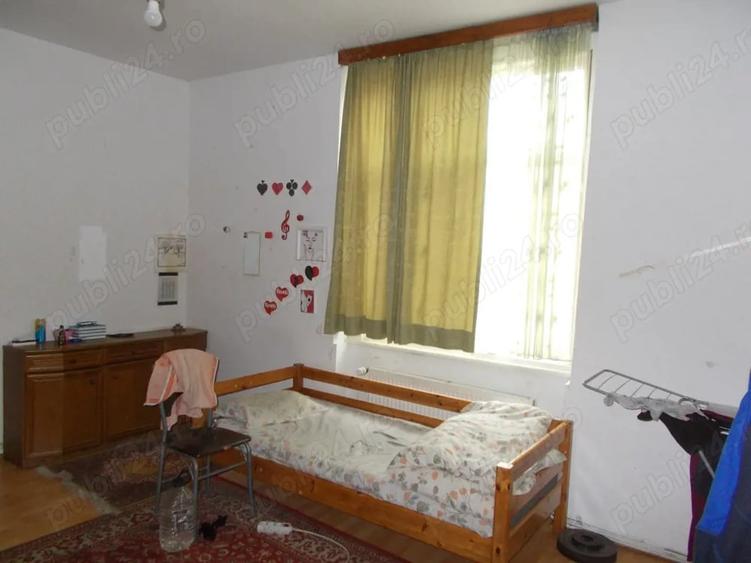 Casă cu 4 camere cu Teren 1800 Mp în Pișchia