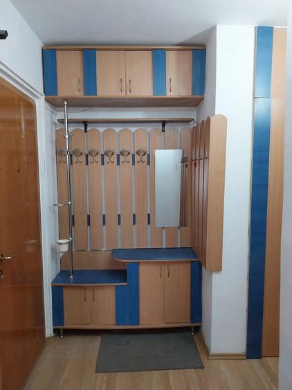 Apartament cu 3 camere decomandat în Nufărul