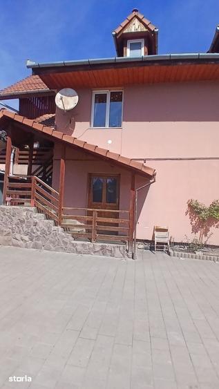 Casă cu 7 camere cu Teren 428 Mp în Șura Mare