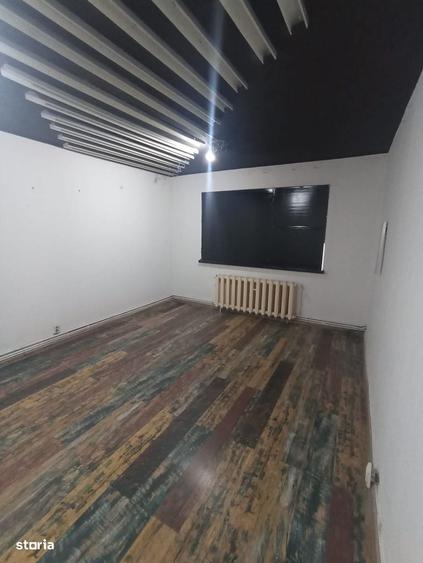 Spațiu comercial, de 64 mp, în Central