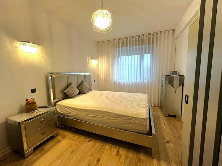 Apartament cu 3 camere semidecomandat, mobilat în Băneasa