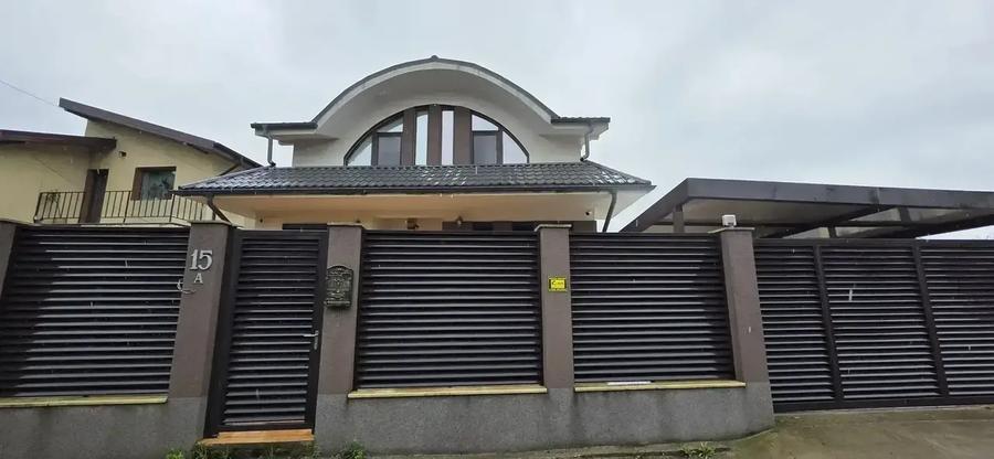 Casă individuală cu 5 camere cu Canalizare în Vest