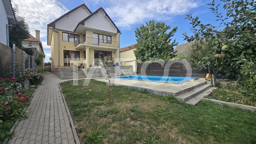 Casă cu 5 camere cu Teren 612 Mp în Central
