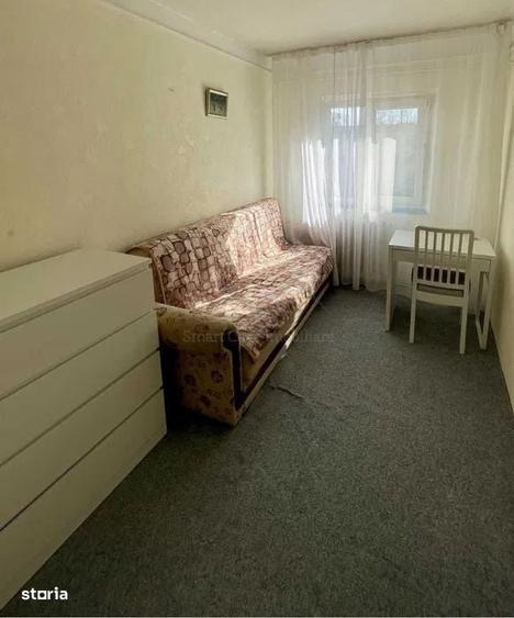 Apartament cu 3 camere decomandat în Albești