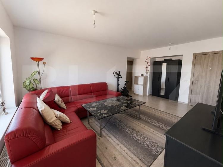 Apartament cu 2 camere semidecomandat, mobilat în Noua
