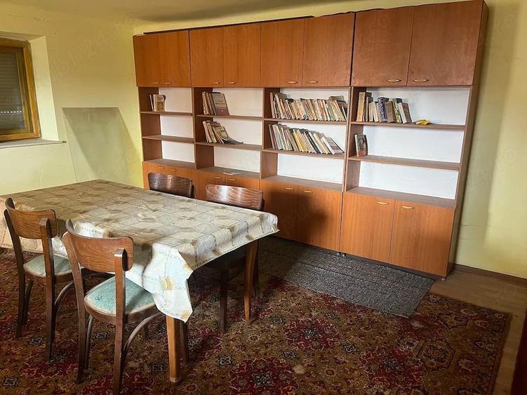 Casă cu Teren 2000 Mp în Răhău