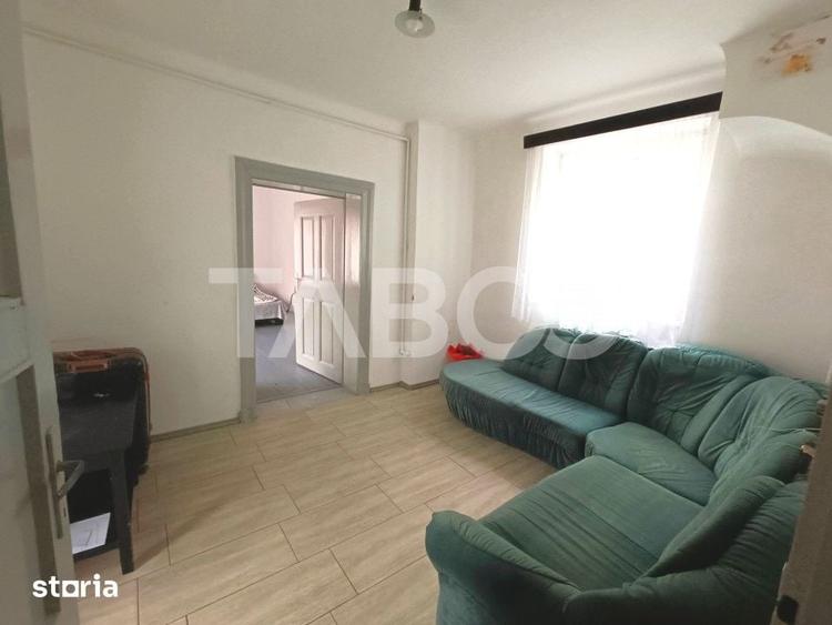 Apartament cu 3 camere semidecomandat în Orașul de Jos
