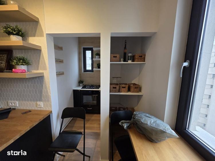Apartament cu 3 camere semidecomandat în Universitate