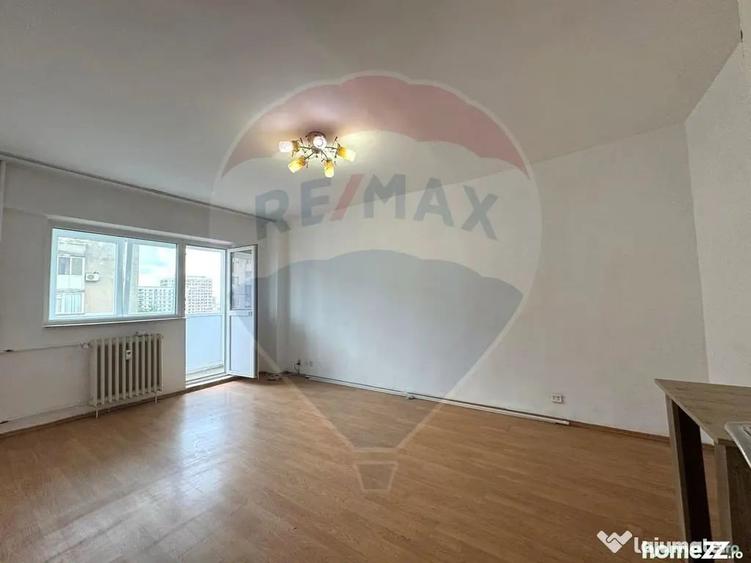 Apartament cu 3 camere decomandat în Valea Ialomiței