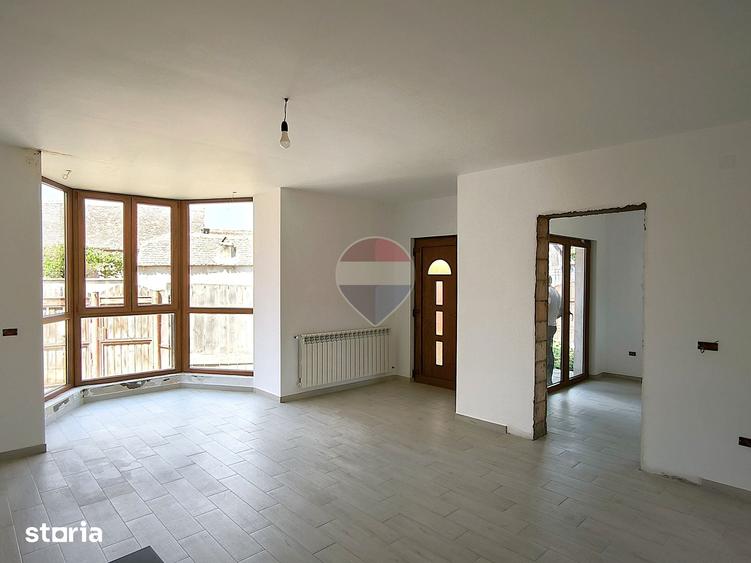 Casă cu 4 camere cu Teren 401 Mp în Hoghilag