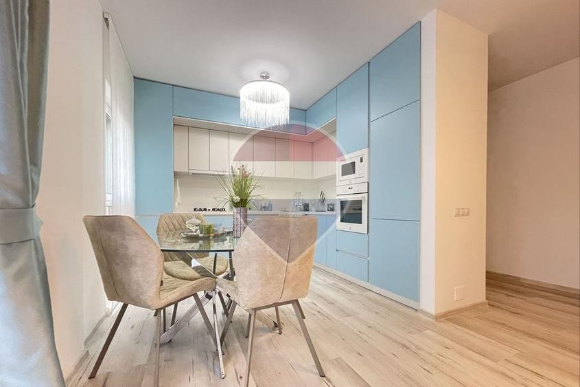 Apartament cu 3 camere semidecomandat, mobilat în Horea