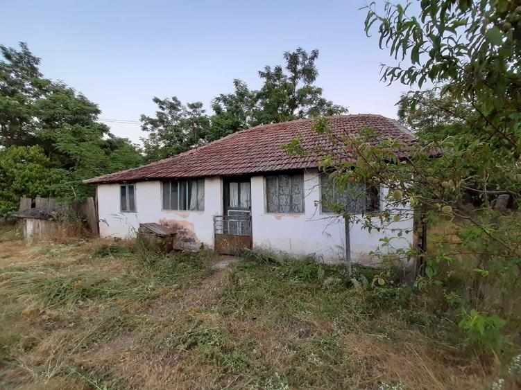 Casă cu 4 camere în Fâlfani