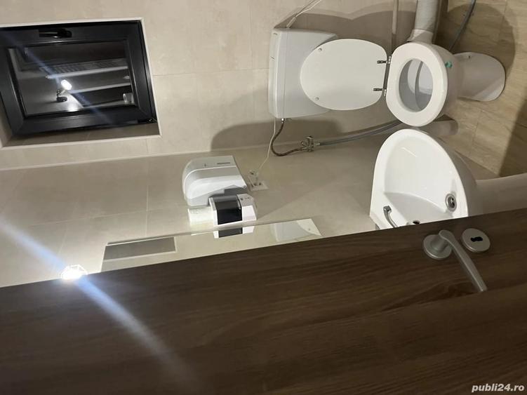Apartament cu 3 camere decomandat în Republicii