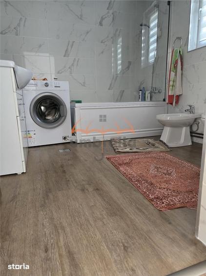 Casă cu 6 camere cu Teren 2424 Mp în Iclod