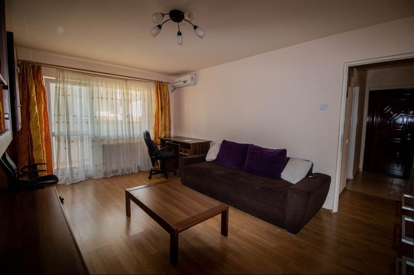 Apartament cu 3 camere decomandat, mobilat în Zorilor