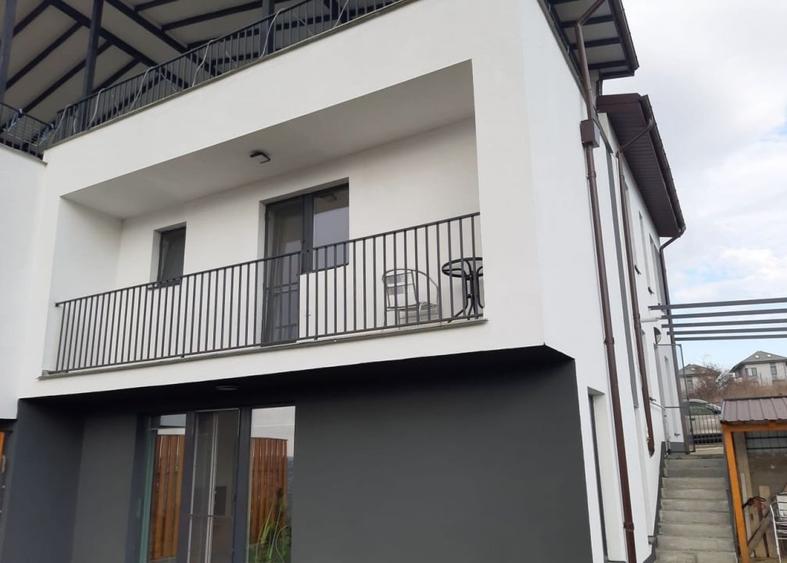 Casă individuală cu 3 camere cu Canalizare în Borhanci