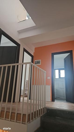 Casă cu 5 camere cu Teren 226 Mp în Odăi