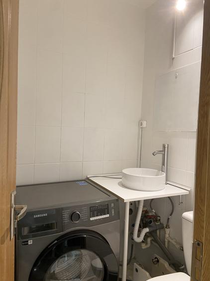 Apartament cu 3 camere decomandat, mobilat în Decebal