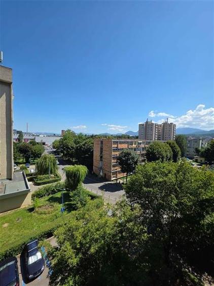Garsonieră semidecomandată în 13 Decembrie
