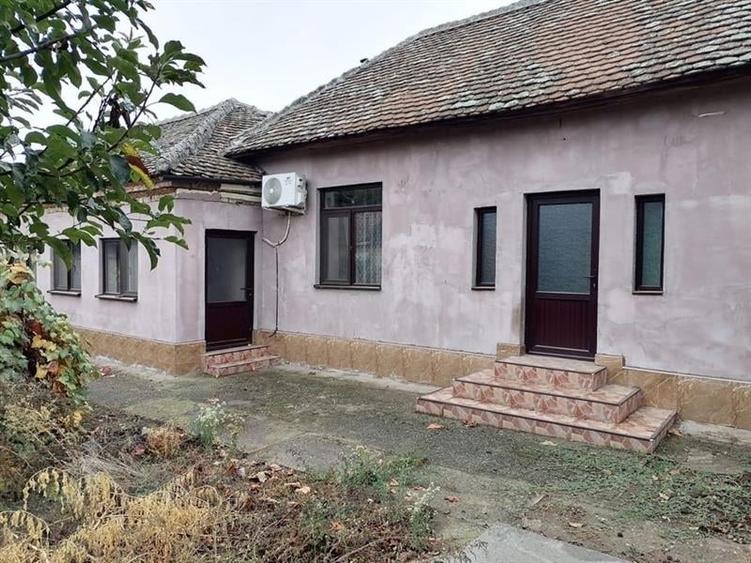 Casă individuală cu 4 camere cu Teren 1841 Mp în Poiana Mare