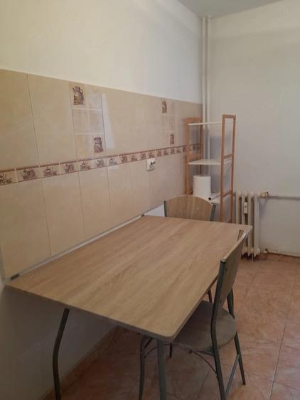Apartament cu 3 camere decomandat în Tineretului