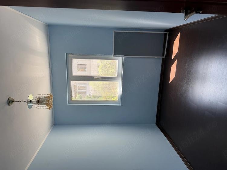 Apartament cu 3 camere semidecomandat în Tineretului