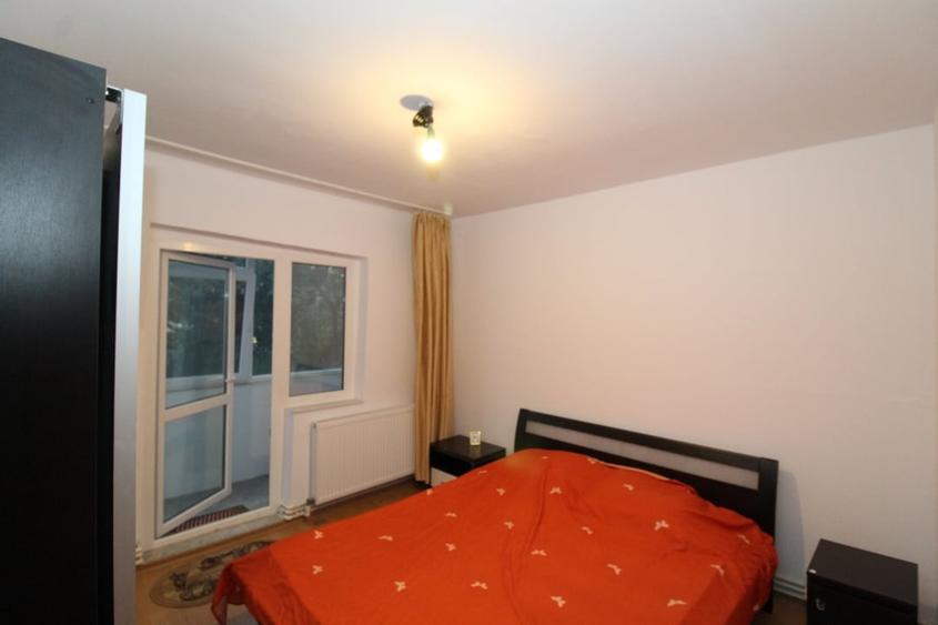 Apartament cu 2 camere decomandat în Trocadero
