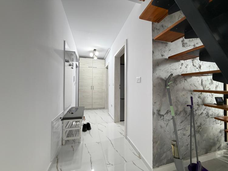 Apartament cu 2 camere decomandat în Giroc