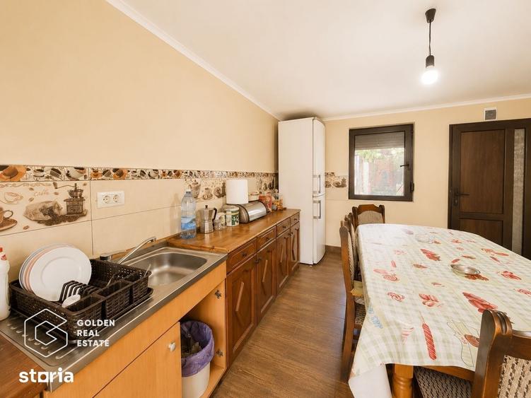 Casă cu 5 camere decomandat cu Teren 2355 Mp în Ususău