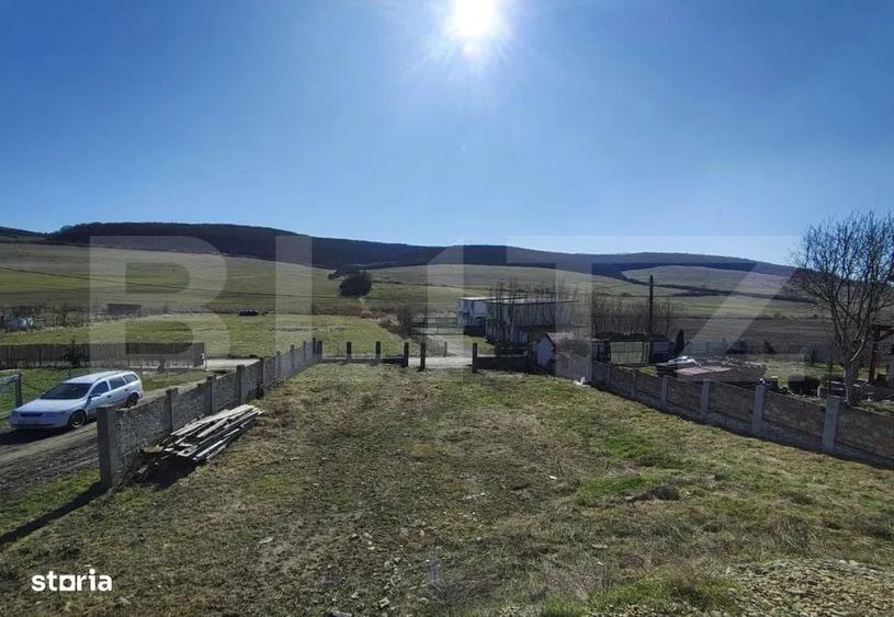Casă cu 4 camere în Tofalău