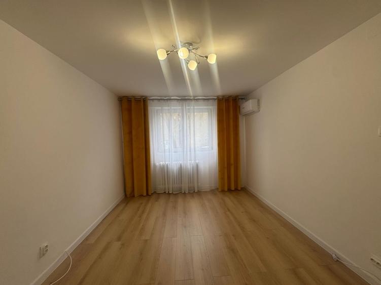 Apartament cu 2 camere decomandat, mobilat în P-ța Victoriei