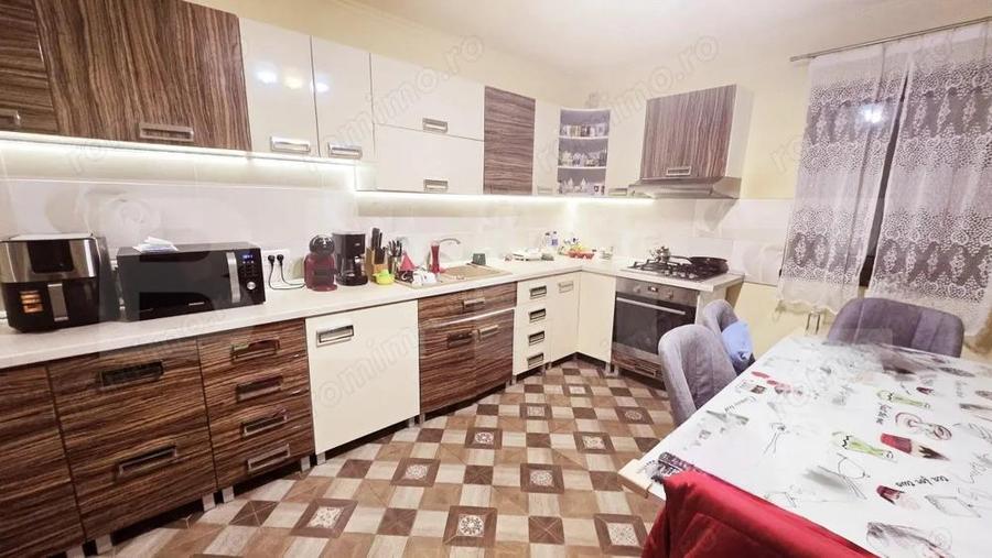 Casă cu 5 camere cu Teren 520 Mp în Central