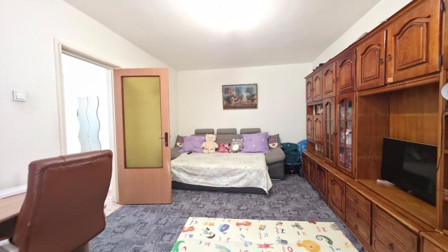Apartament cu 2 camere decomandat în 1 Decembrie 1918