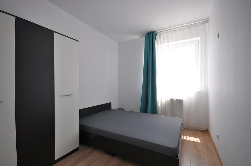 Apartament cu 3 camere decomandat în Drumul Taberei