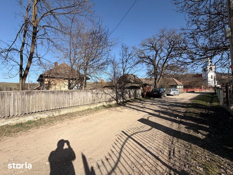 Casă cu 2 camere cu Teren 1605 Mp în Boroșneu Mare