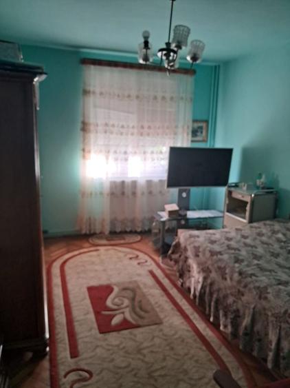 Apartament cu 4 camere decomandat în Ultracentral