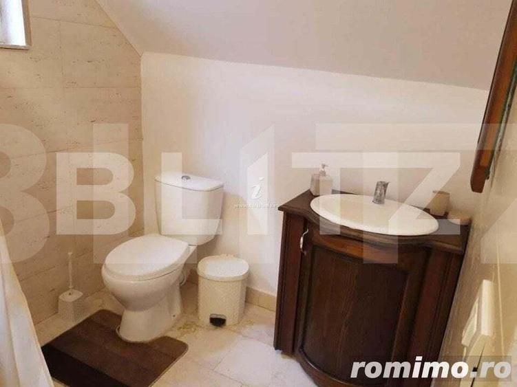 Casă cu 8 camere cu Teren 2200 Mp în Central