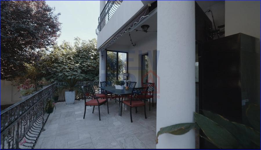 Casă individuală cu 6 camere cu Piscina în Voluntari
