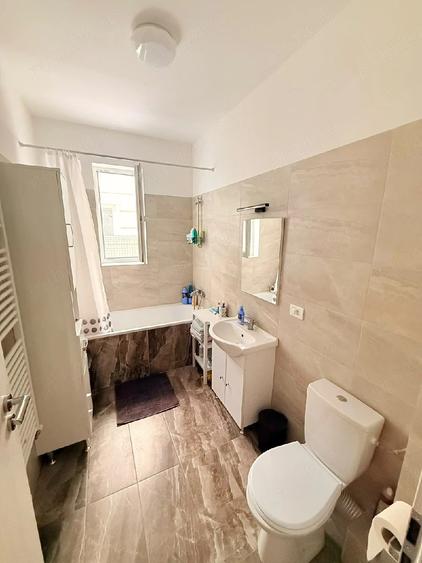 Apartament cu 2 camere semidecomandat în Giroc