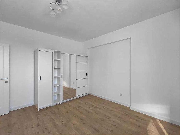 Apartament cu 3 camere decomandat, mobilat în Pipera