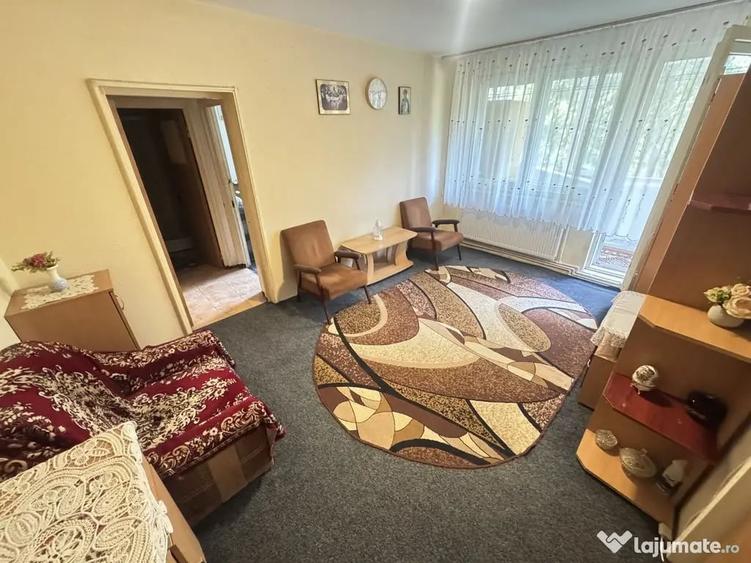 Apartament cu 3 camere semidecomandat în Tomis Nord
