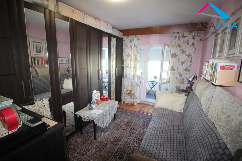 Apartament cu 4 camere decomandat în Ștefan cel Mare