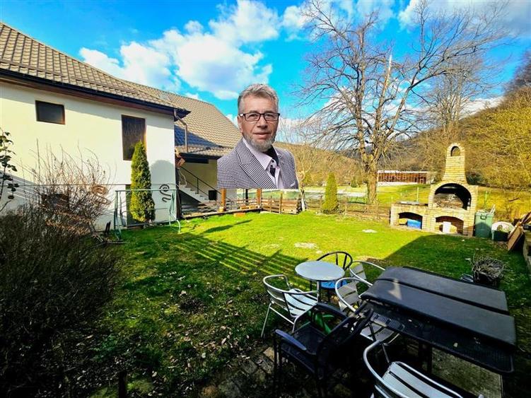 Casă cu 5 camere cu Piscina în Lendt